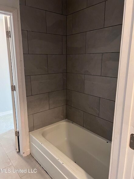 Building Photo - 102 Carson Dr