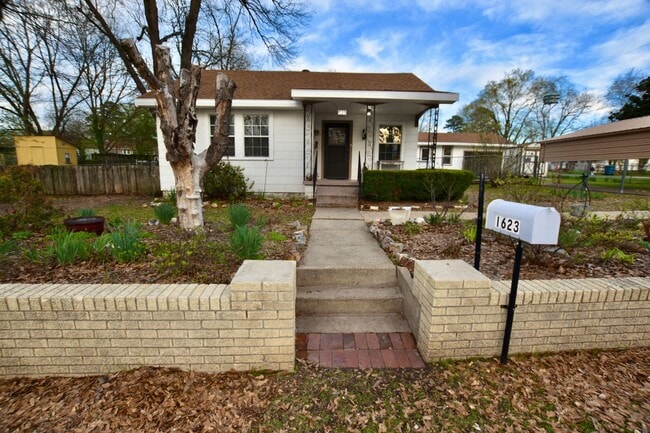 Building Photo - 1623 Texas St