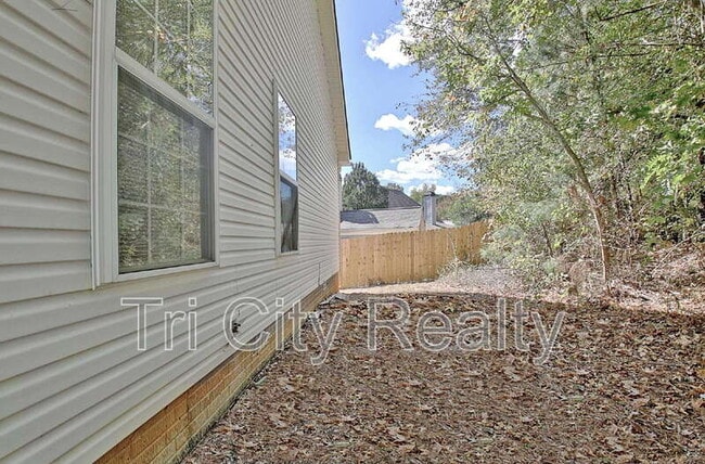 Building Photo - 109 St Albans Way