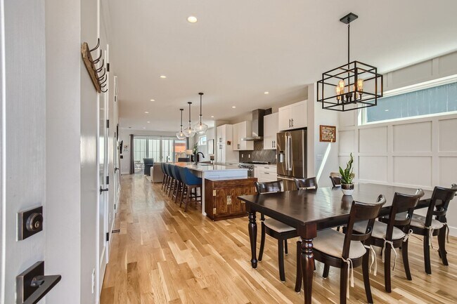 Building Photo - New Build 3 BDR Townhome in Highlands