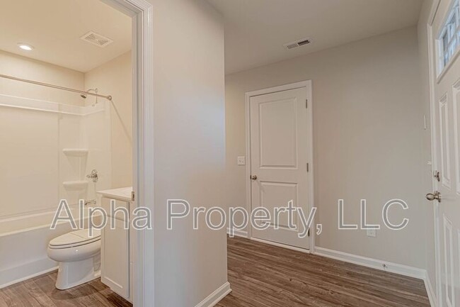 Building Photo - 179 Queens Mill Ct