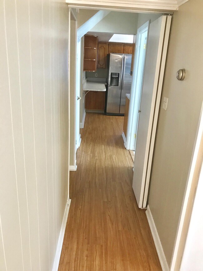 Building Photo - 6295 E Pea Ridge Rd