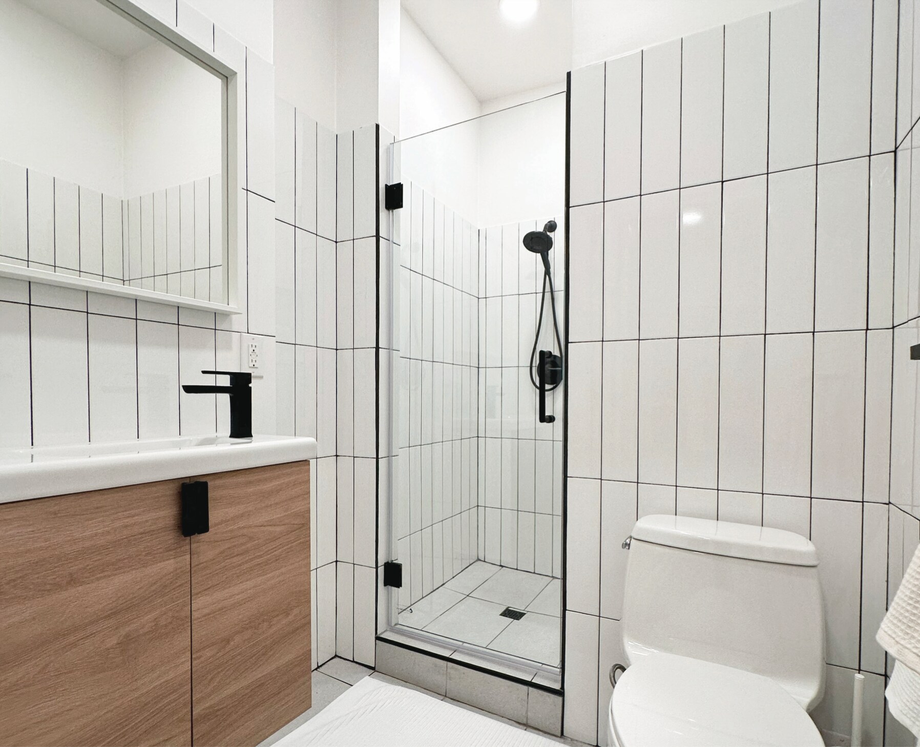 Building Photo - 1448 N Fuller Ave