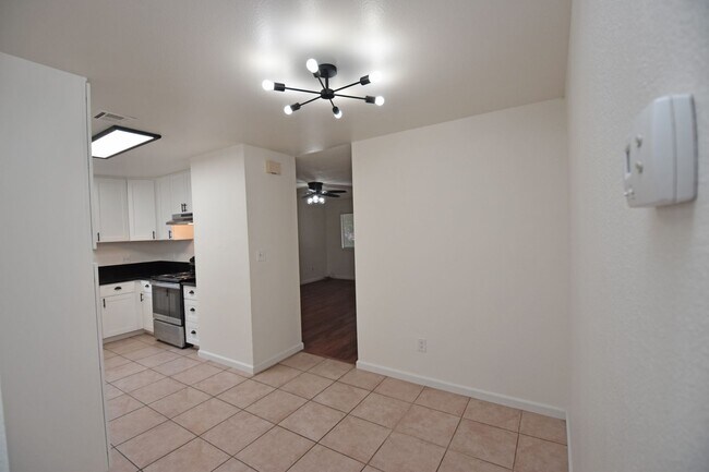 Building Photo - 4003-4003 Westporter Dr