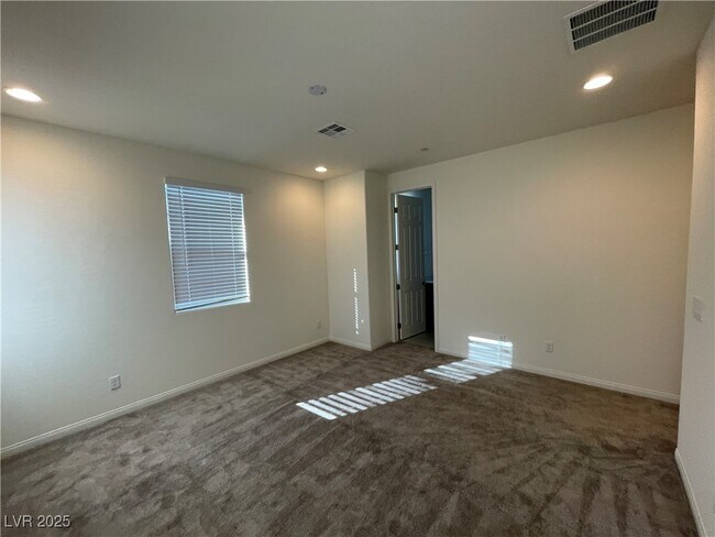Building Photo - 11747 Emerald Lk Ave