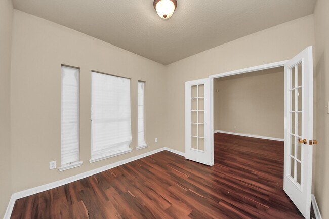 Building Photo - 530 Majestic Ridge Dr