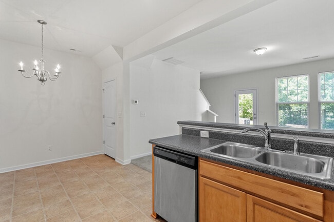Building Photo - 731 Maypearl Ln