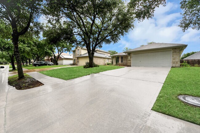 Building Photo - 14610 Hazy Ridge Ln