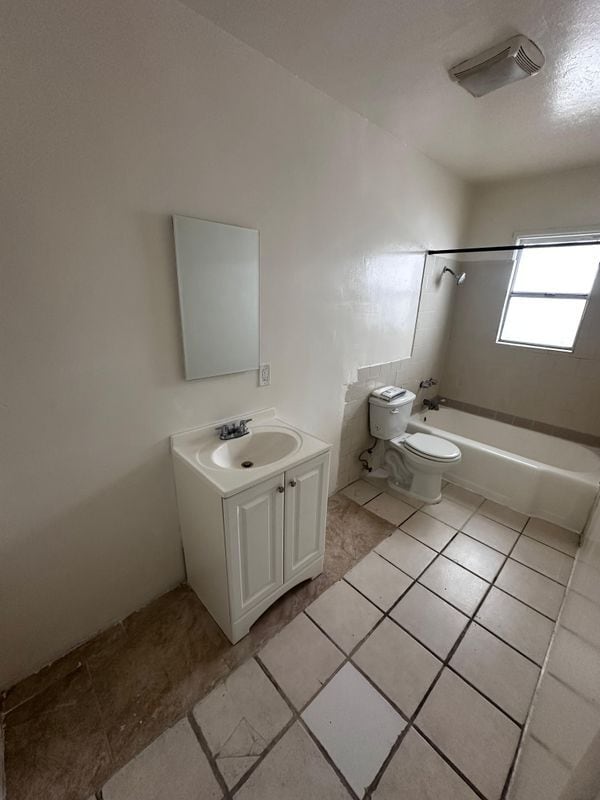 Building Photo - 13412 S Vermont Ave