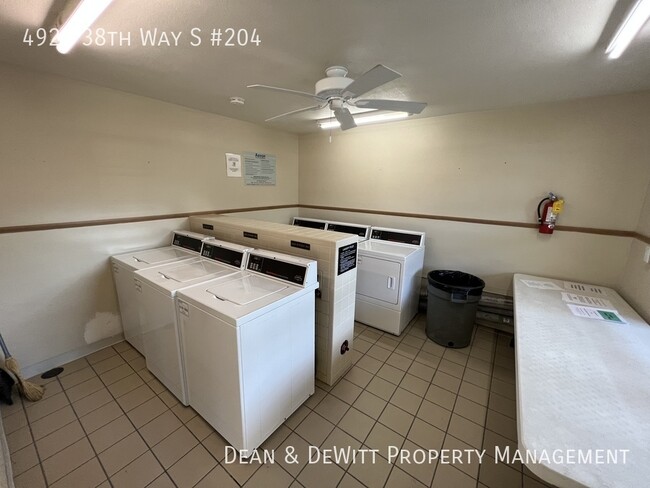 Building Photo - Updated Furnished 2/2.5 Condo - For Rent