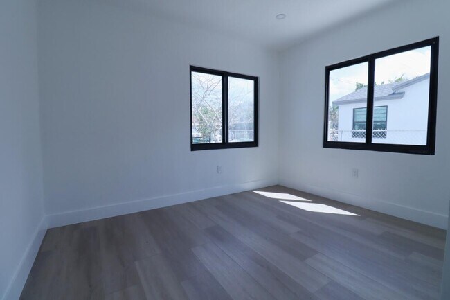 Building Photo - 6825 NW 5th Ct