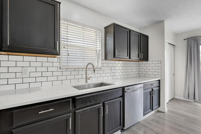 Building Photo - 9166 Windy Creek Dr