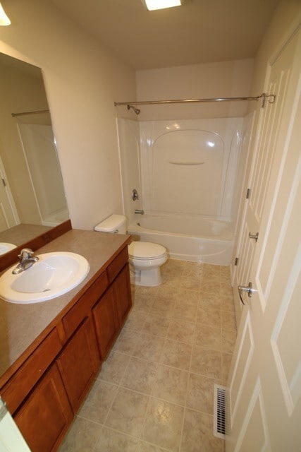 Building Photo - 3 Bedroom Condo close to JBER w/ Fenced Backyard!