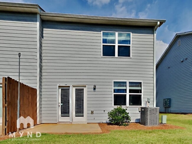 Building Photo - 11973 Fuller St