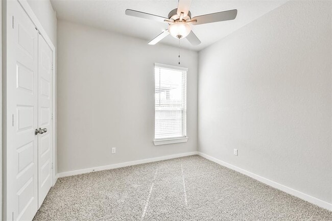 Building Photo - 25129 Pacific Wren Dr