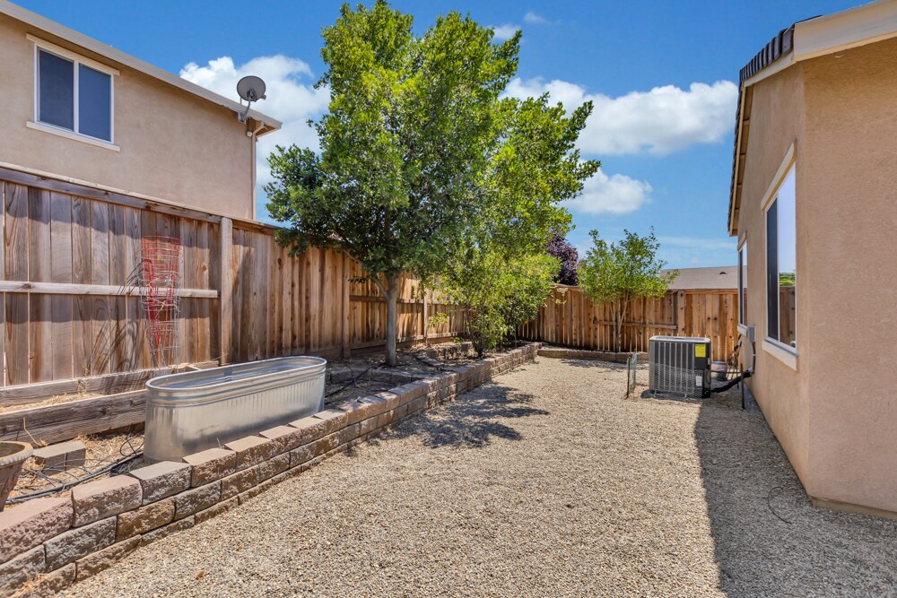 Building Photo - 10159 Festa Ct