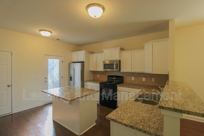 Building Photo - 4946 Ballantine Dr