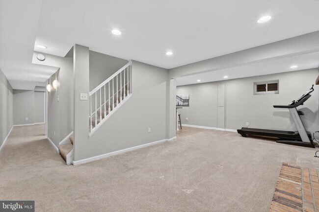 Building Photo - 11922 Holly Spring Dr