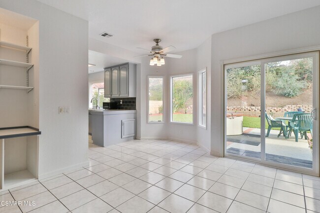 Building Photo - 4590 Fern Valley Ct