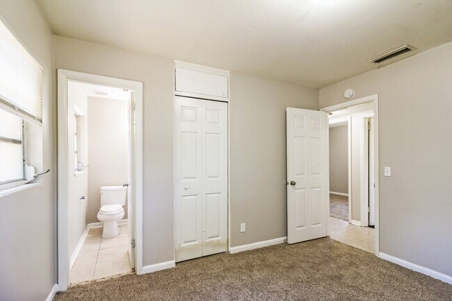 Building Photo - 4815 Andromeda Rd