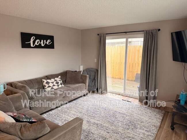 Building Photo - 10410 S Fruitland