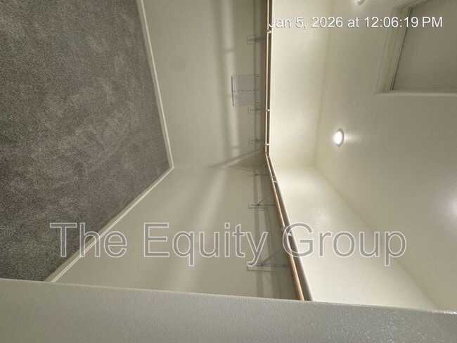 Building Photo - 7064 W Wren Ave