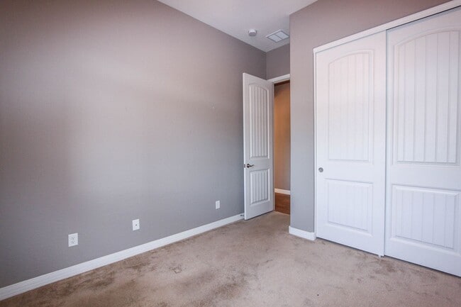 Building Photo - MOVE IN SPECIAL - Three Bedroom Granville Home