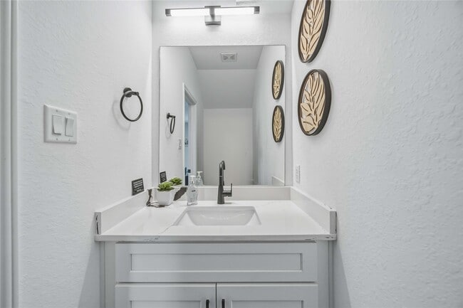 Building Photo - 6130 Conley St