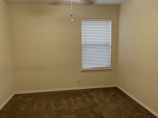 Building Photo - Immaculate 3/2 Rental-Close to Everything-...