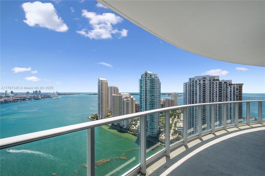 Building Photo - 300 S Biscayne Blvd