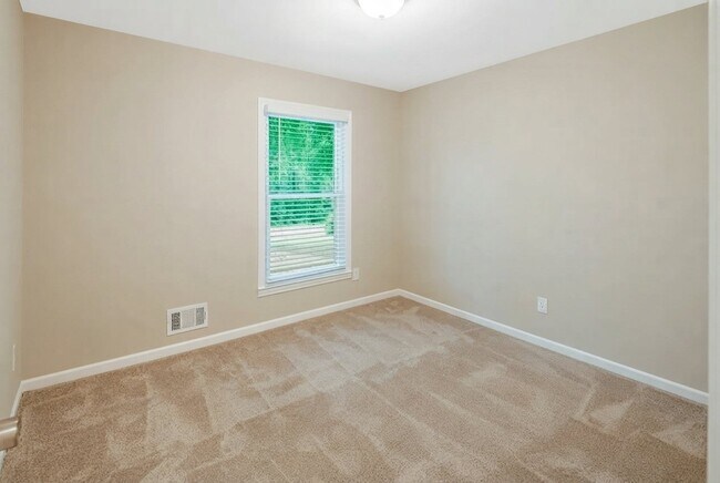 Building Photo - 3917 Amsbury Dr