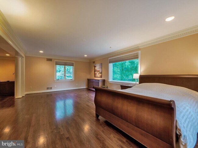 Building Photo - 6513 Kenhill Rd