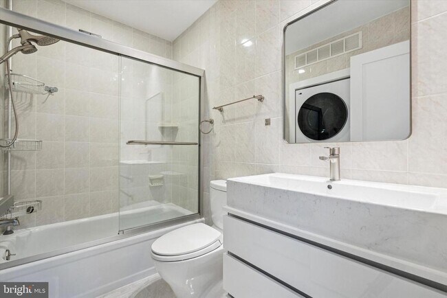 Building Photo - 42 Golf Club Dr