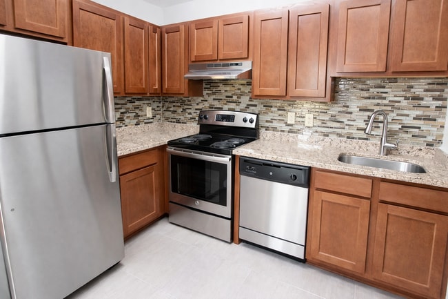 Interior Photo - MELLON ST -- 132