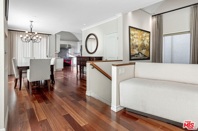 Building Photo - 318 26th St