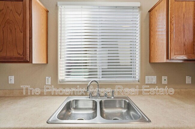 Building Photo - 44216 Palmen Dr