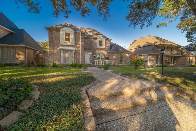 Building Photo - 15738 Fleetwood Oaks Dr
