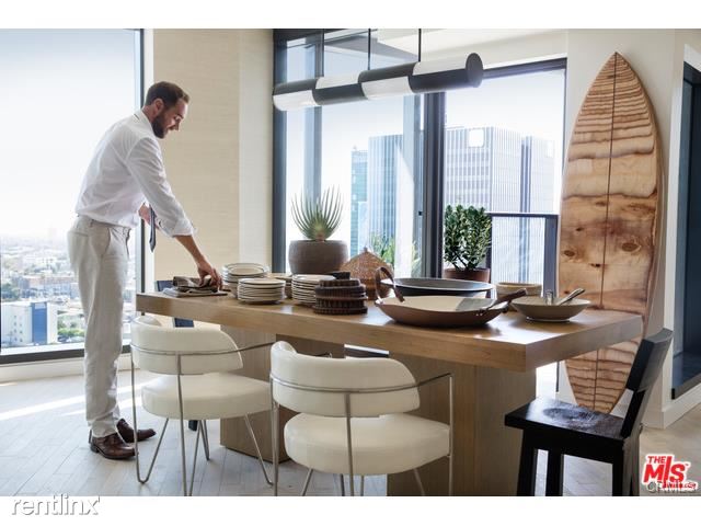 Building Photo - 1550 N El Centro Ave