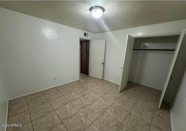 Building Photo - 625 E Broadway Rd