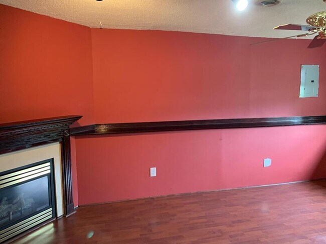 Building Photo - 6403 River Mill Dr