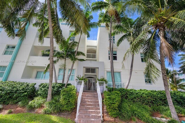 Building Photo - 9172 Collins Ave