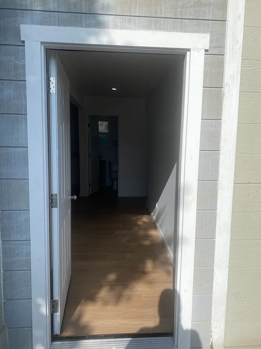 Building Photo - 11921 Hayford St