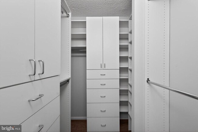 Building Photo - 200 N Pickett St