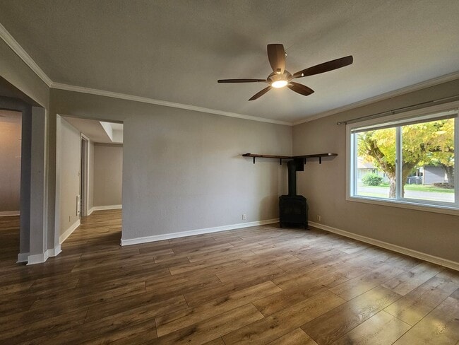 Building Photo - 836 Eldin Ave SE