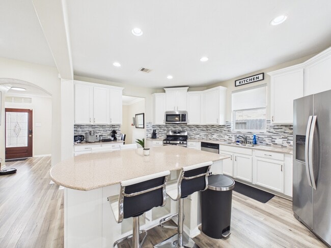 Building Photo - 9426 Russeff Field Ln