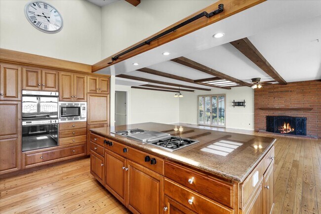 open floor plan - 9 Club View Ln