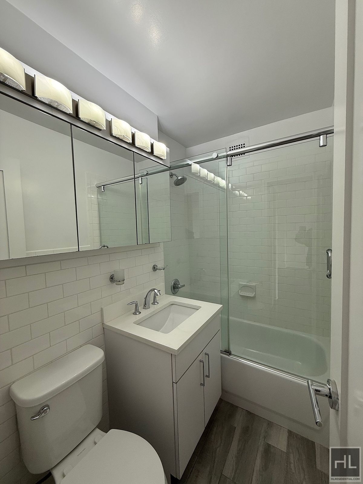 Building Photo - E 16 ST