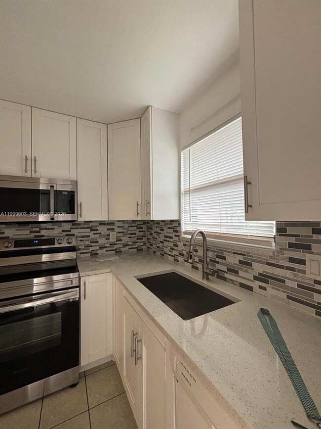 Building Photo - 21904 Lake Forest Cir