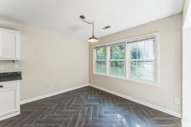 Building Photo - 6611 Barry Whitaker Pl