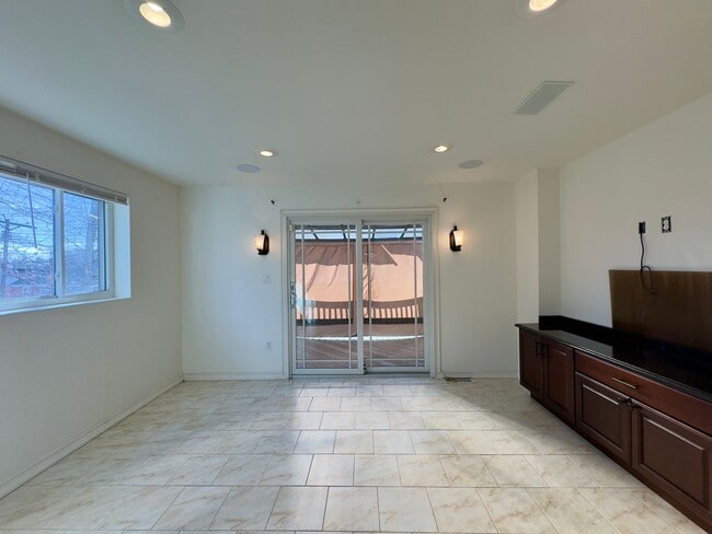 Building Photo - Charming 3 Bedroom/1 Bathroom in Woodring, MD!